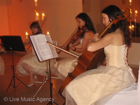 Официална вечеря | фото: livemusicagency.com
