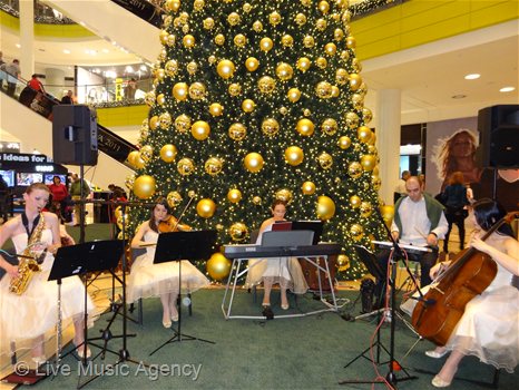 Коледни събития 03- 24.12.2011 г. Сердика Център Мол | фото: livemusicagency.com