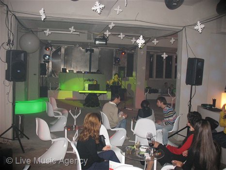 Коледа в Париж, тематична вечер | фото: livemusicagency.com