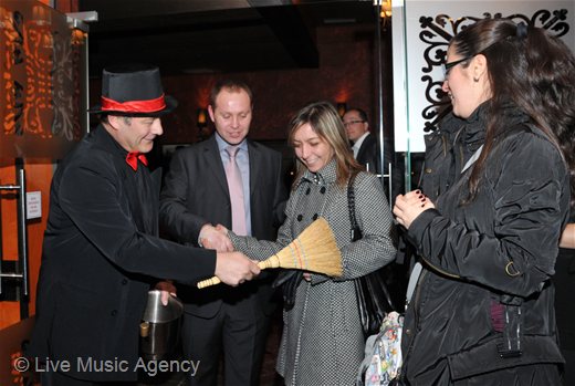 Коледна парти, вечеря - М Тел, | фото: livemusicagency.com