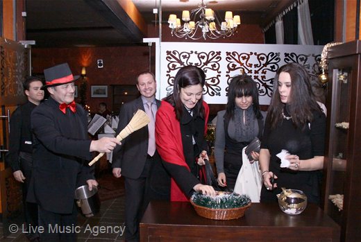 Коледна парти, вечеря - М Тел, | фото: livemusicagency.com