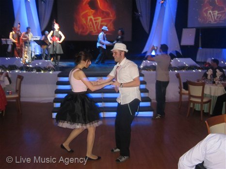 Музикално - танцова програма | фото: livemusicagency.com
