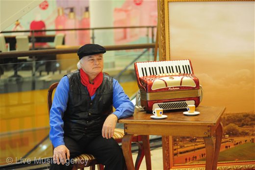 Ден на Париж в Сердика Център | фото: livemusicagency.com
