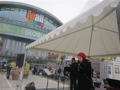 Джаз трио Коледни песни Коледен базар The Mall 08 - 30.12.2012 | фото: livemusicagency.com