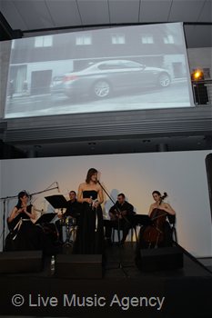 Ensemble with guitar and vocal Debut of the new BMW 5 Series F10 | photo: livemusicagency.com