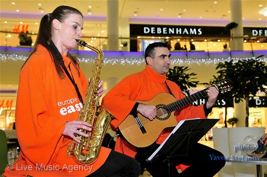 Флейта и китара Сренади България Мол 04.02 - 10.02.2013 г. | фото: livemusicagency.com