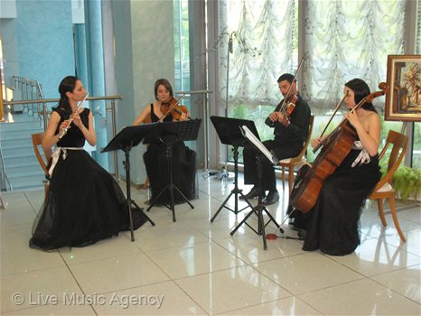 Флейта квартет  Официално честване 20 години "Валерий &М Груп" | фото: livemusicagency.com