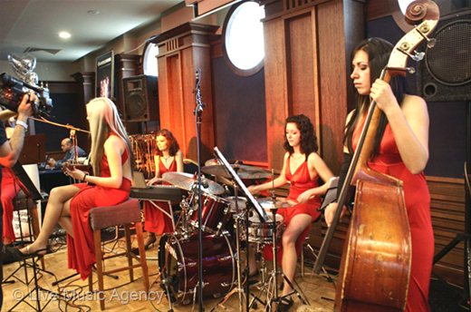 Дамски бенд Grand Wedding Show Sofia | фото: livemusicagency.com