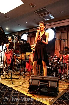 Дамски бенд Grand Wedding Show Sofia | фото: livemusicagency.com