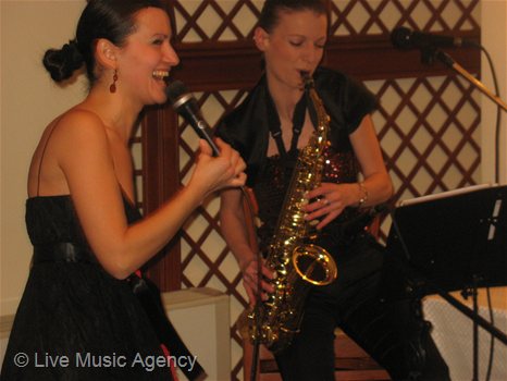 Jazz trio saxophone guitar vocal | фото: livemusicagency.com