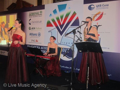 Музикална програма в изпълнение на джаз трио | фото: livemusicagency.com