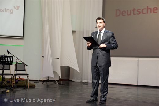 Водещи официално откриване | фото: livemusicagency.com