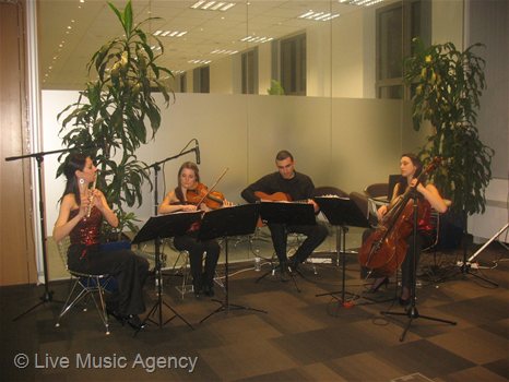 Коледно парти Ernst & Young Bulgaria | фото: livemusicagency.com