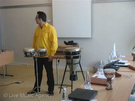 Музикален тим билдинг Novartis | фото: livemusicagency.com
