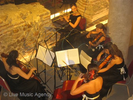 Официален коктейл REHAU | фото: livemusicagency.com