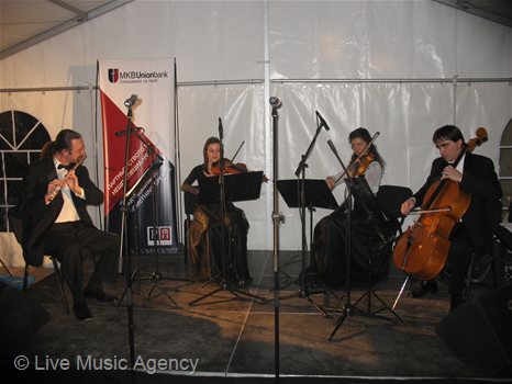 Официален коктейл МКБ Юнионбанк | фото: livemusicagency.com