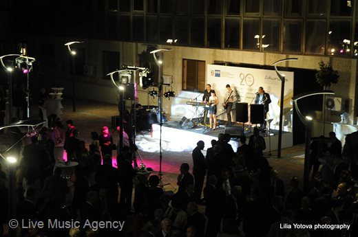 Официален коктейл | фото: livemusicagency.com