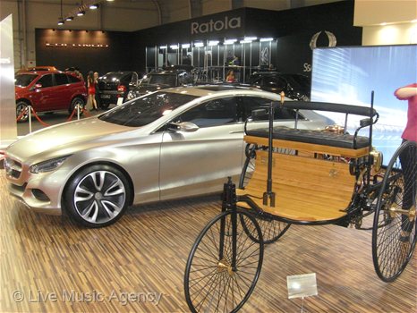 Щанда на Mercedes-Benz | фото: livemusicagency.com