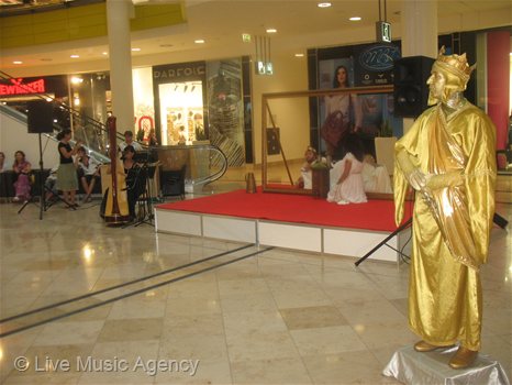 Соло арфа Ден на Рим Сердика център | фото: livemusicagency.com