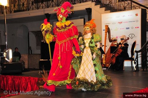 Тайната зад маските, Карнавален спектакъл | фото: livemusicagency.com